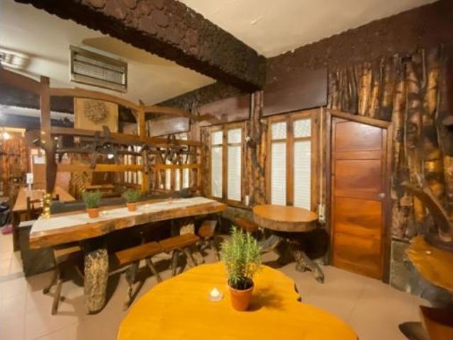 Chalet Venta Oroso, A Igrexa Calvente