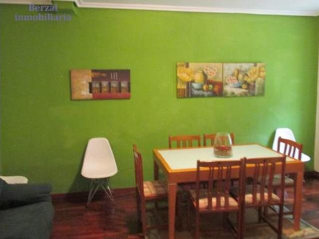 Chalet Venta Logroño, Residencia