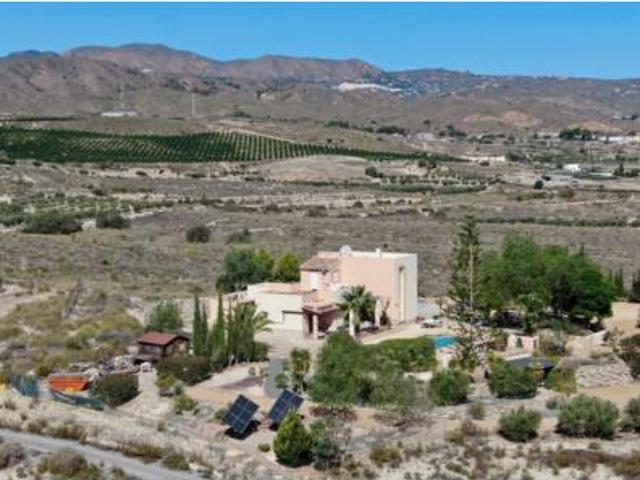 Chalet Venta Los Gallardos, La Perulaca