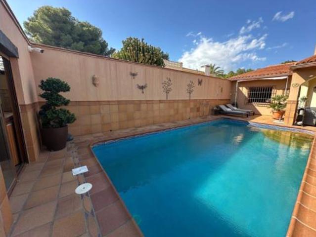 Chalet Venta La Nucia, Coloma