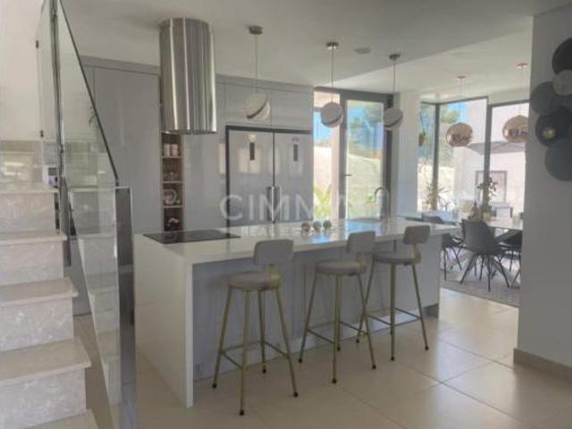 Chalet Venta La Nucia, Coloma