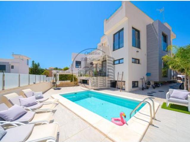 Chalet Venta La Nucia, Coloma