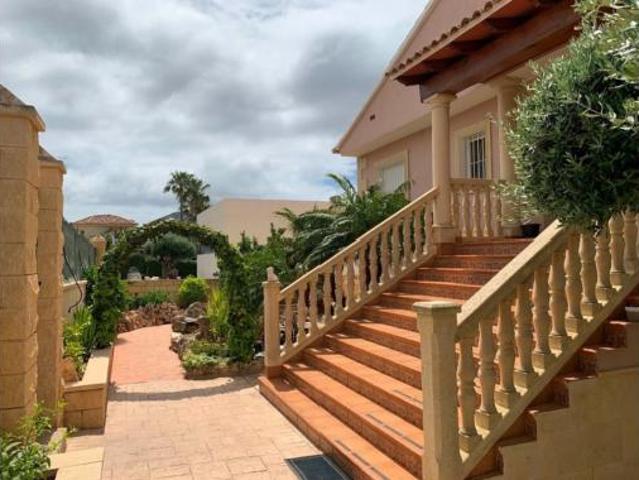 Chalet Venta L'Alfàs del Pi, Urbanizaciones