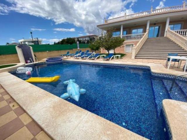 Chalet Venta L'Alfàs del Pi, Urbanizaciones