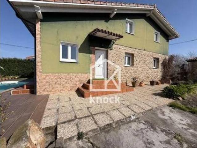 Chalet Venta Langreo, Sama