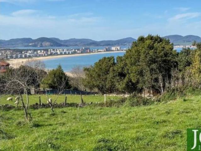 Chalet Venta Laredo, Centro