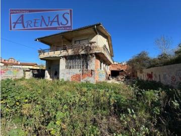 Chalet Venta Laredo, Centro