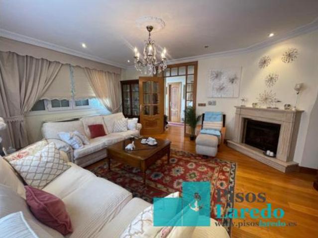 Chalet Venta Laredo, Zona Playa