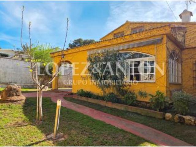 Chalet Venta L'Eliana, Entrepins