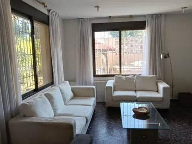 Chalet Venta L'Eliana, Entrepins