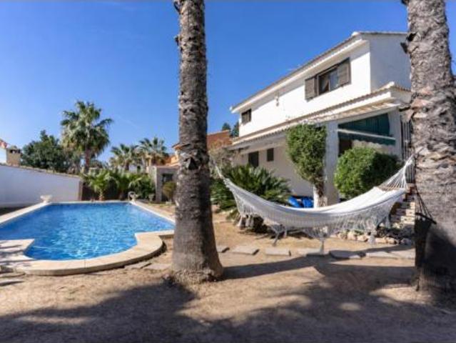 Chalet Venta L'Eliana, Entrepins