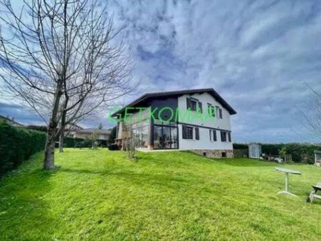 Chalet Venta Lemoiz, Andraka