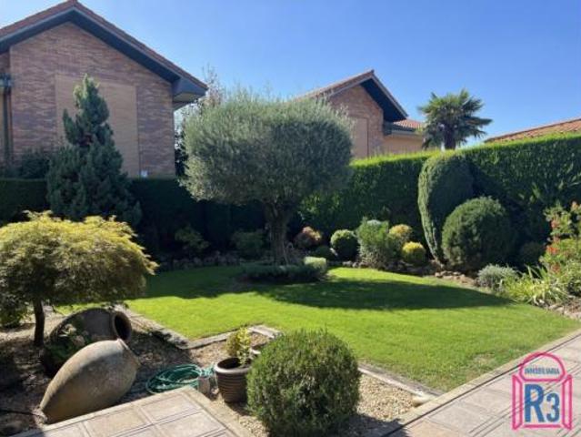 Chalet Venta León Capital, Las Eras de Renueva
