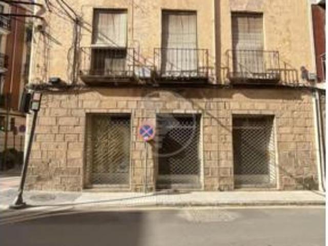 Chalet Venta Linares, Centro