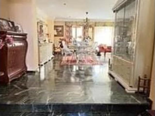 Chalet Venta Linares, Centro
