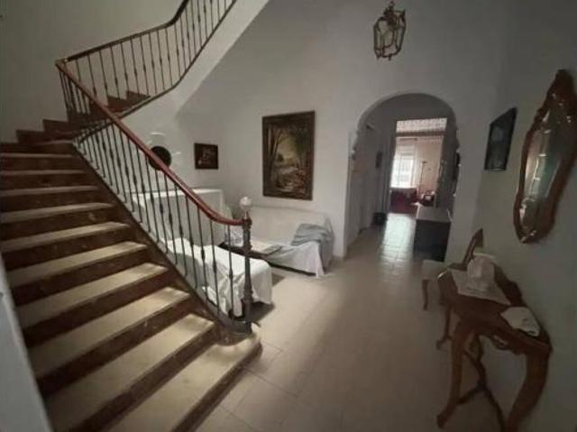 Chalet Venta Linares, Centro