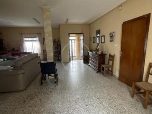 Chalet Venta Linares, Centro
