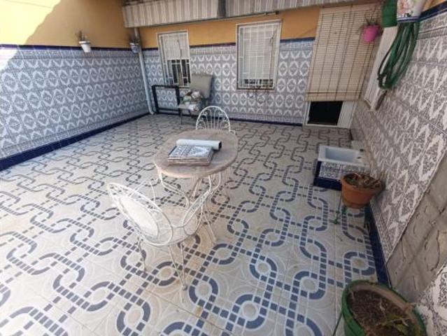 Chalet Venta Linares, Centro