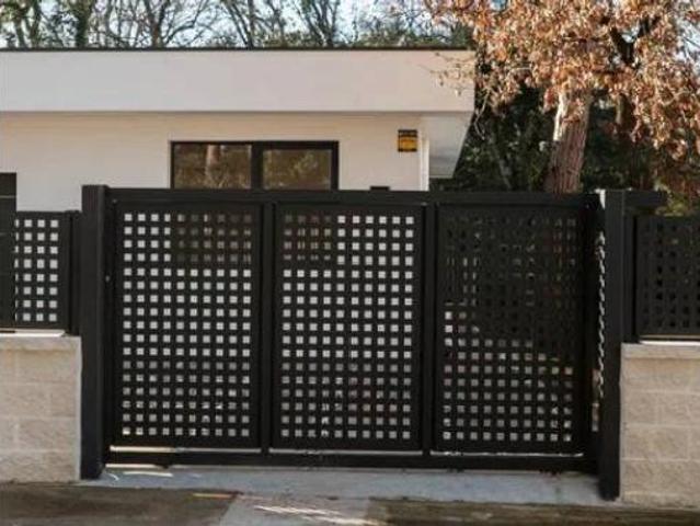 Chalet Venta Llagostera, La Canyera