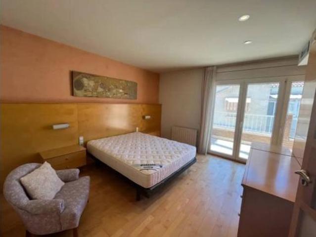 Chalet Venta Lleida Capital, Joc de la Bola Camps d'Esports