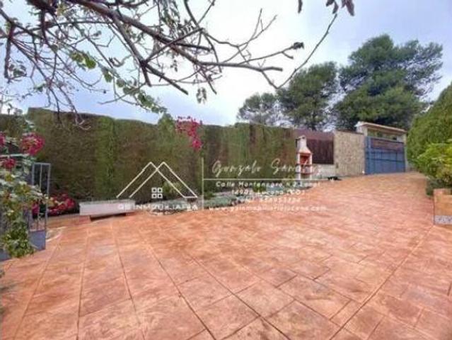 Chalet Venta Lucena, Lucena