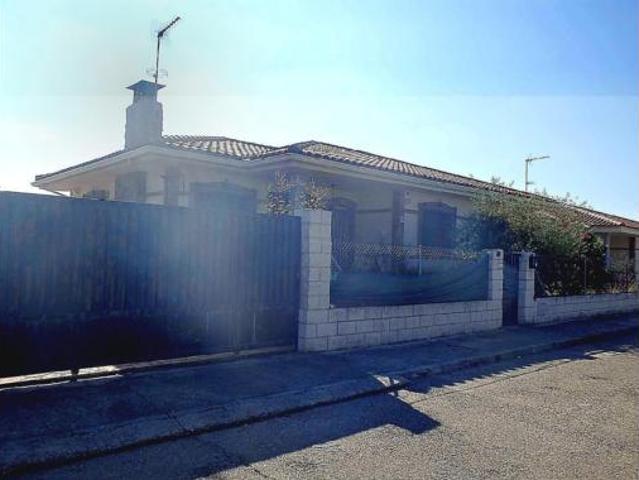 Chalet Venta Lucillos, Lucillos