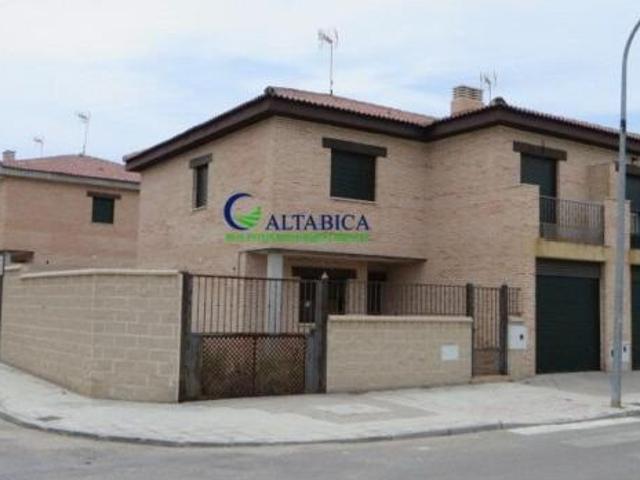 Chalet Venta Mora, Mora