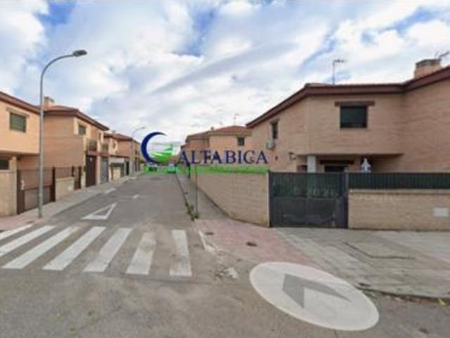 Chalet Venta Mora, Mora