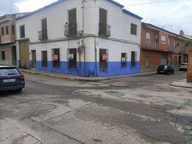 Chalet Venta Mora, Mora
