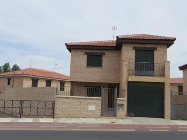 Chalet Venta Mora, Mora