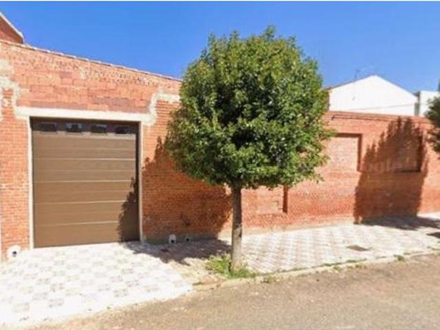 Chalet Venta Mora, Mora