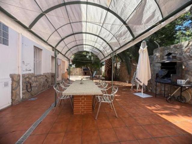 Chalet Venta Madrid Capital, Campamento