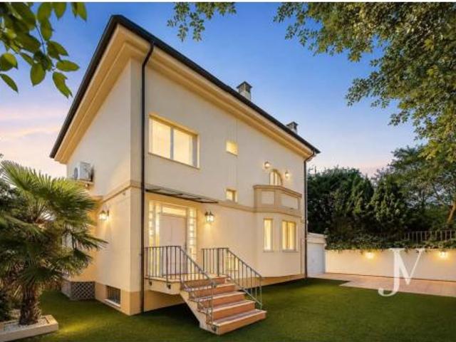 Chalet Venta Madrid Capital, Nueva España