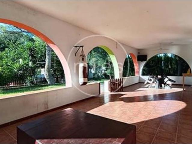 Chalet Venta Manises, Centre