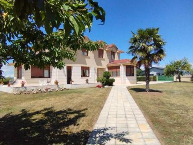 Chalet Venta Medina de Pomar, Medina de Pomar