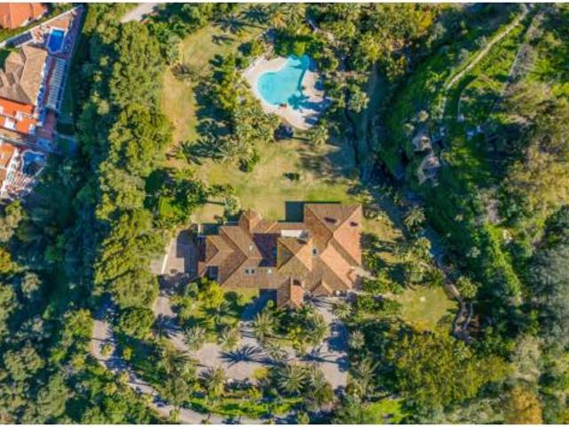 Chalet Venta Mijas, Hipódromo Cerrado del Águila