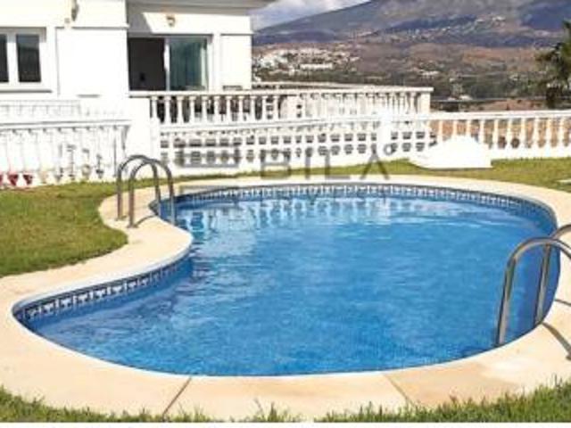 Chalet Venta Mijas, Hipódromo Cerrado del Águila