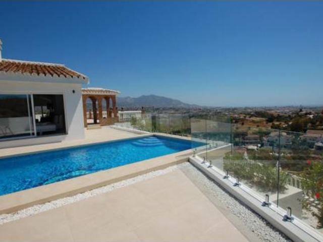 Chalet Venta Mijas, Hipódromo Cerrado del Águila
