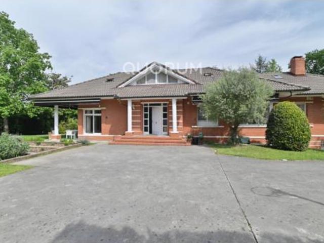 Chalet Venta Mungia, Berreaga
