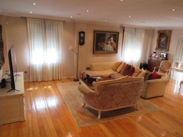 Chalet Venta Navalcarnero, Apeadero de Guadarrama