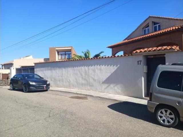 Chalet Venta Nambroca, Urbanización Las Nieves