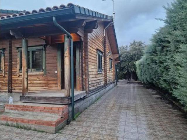 Chalet Venta Nuevo Baztán, Central Telefónica de Radio
