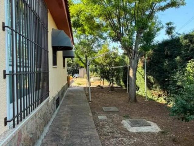 Chalet Venta Nuevo Baztán, Central Telefónica de Radio