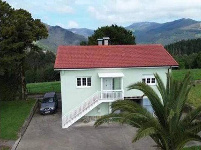 Chalet Venta Salas, Salas