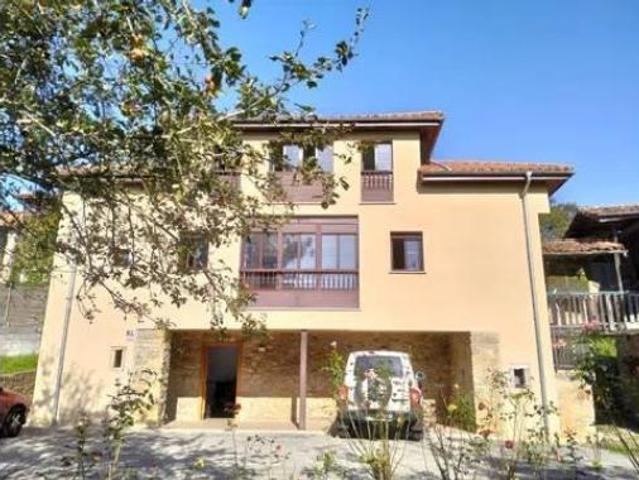 Chalet Venta Salas, Salas