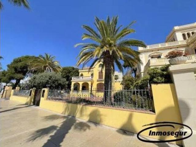 Chalet Venta Salou, La Salut