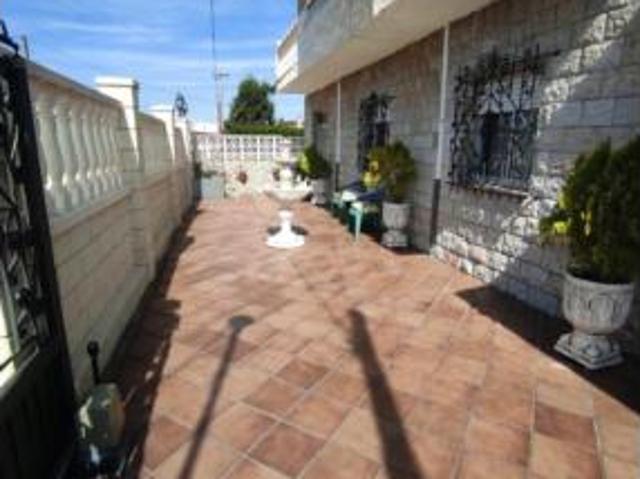 Chalet Venta San Andrés del Rabanedo, Trobajo del Camino