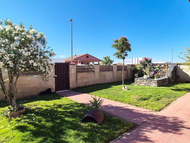 CHALET VENTA SAN CRISTÓBAL DE LA CUESTA. Urbis te ofrece un chalet en venta, San Cristóbal de la Cuesta, Salamanca