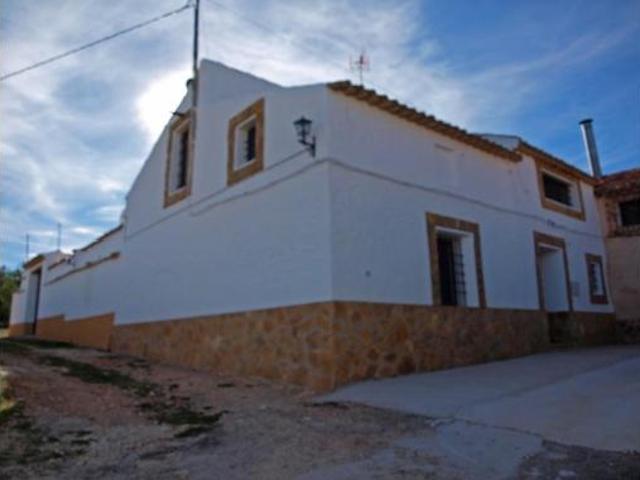 Chalet Venta San Pedro, Casas de Abajo