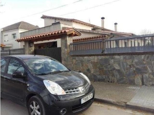 Chalet Venta Sant Cugat del Vallès, Mira sol